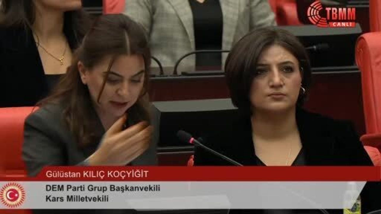 Bakan Kurum'dan DEM Parti'ye Tepki: 'Şantiye Şefiyim'