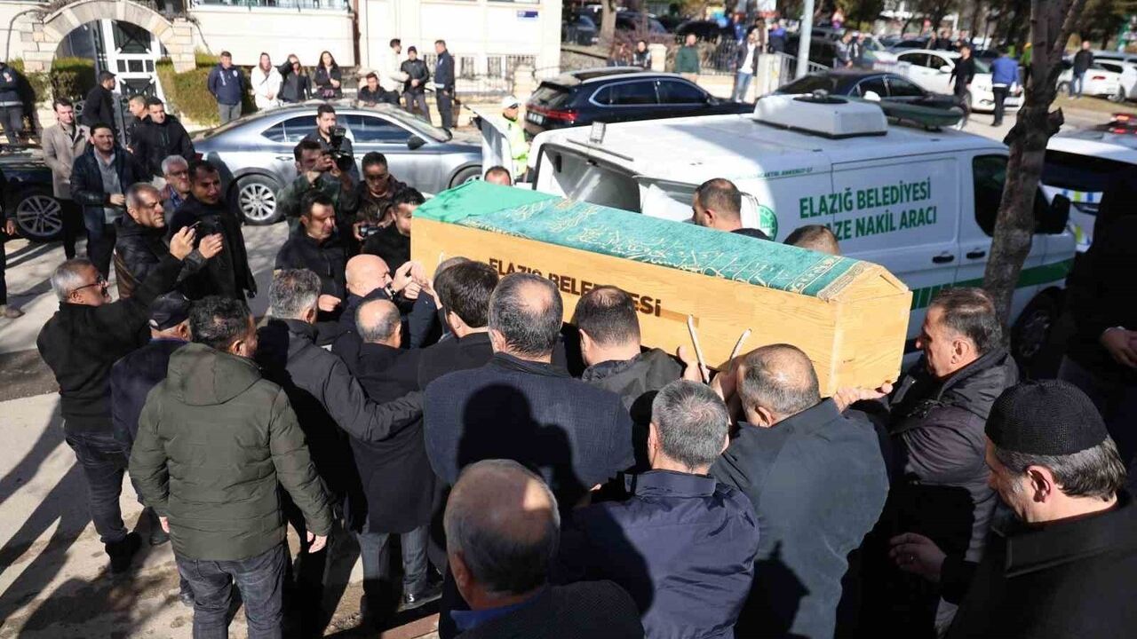 Bakan Yardımcısı Aktaş’ın Annesi Elazığ’da Uğurlandı
