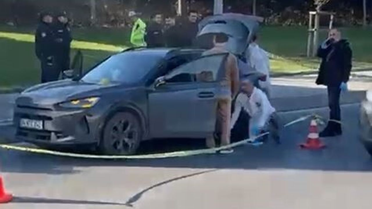 Bakırköy'de Otomobile Silahlı Saldırı: 1 Kişi Hayatını Kaybetti