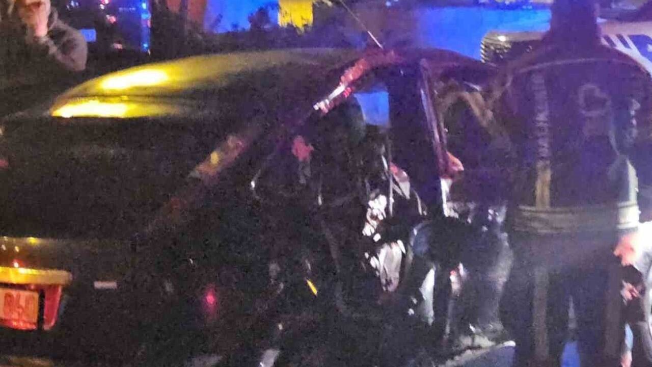 Balıkesir'de 16 Yaşındaki Sürücü Trafik Kazası Geçirdi