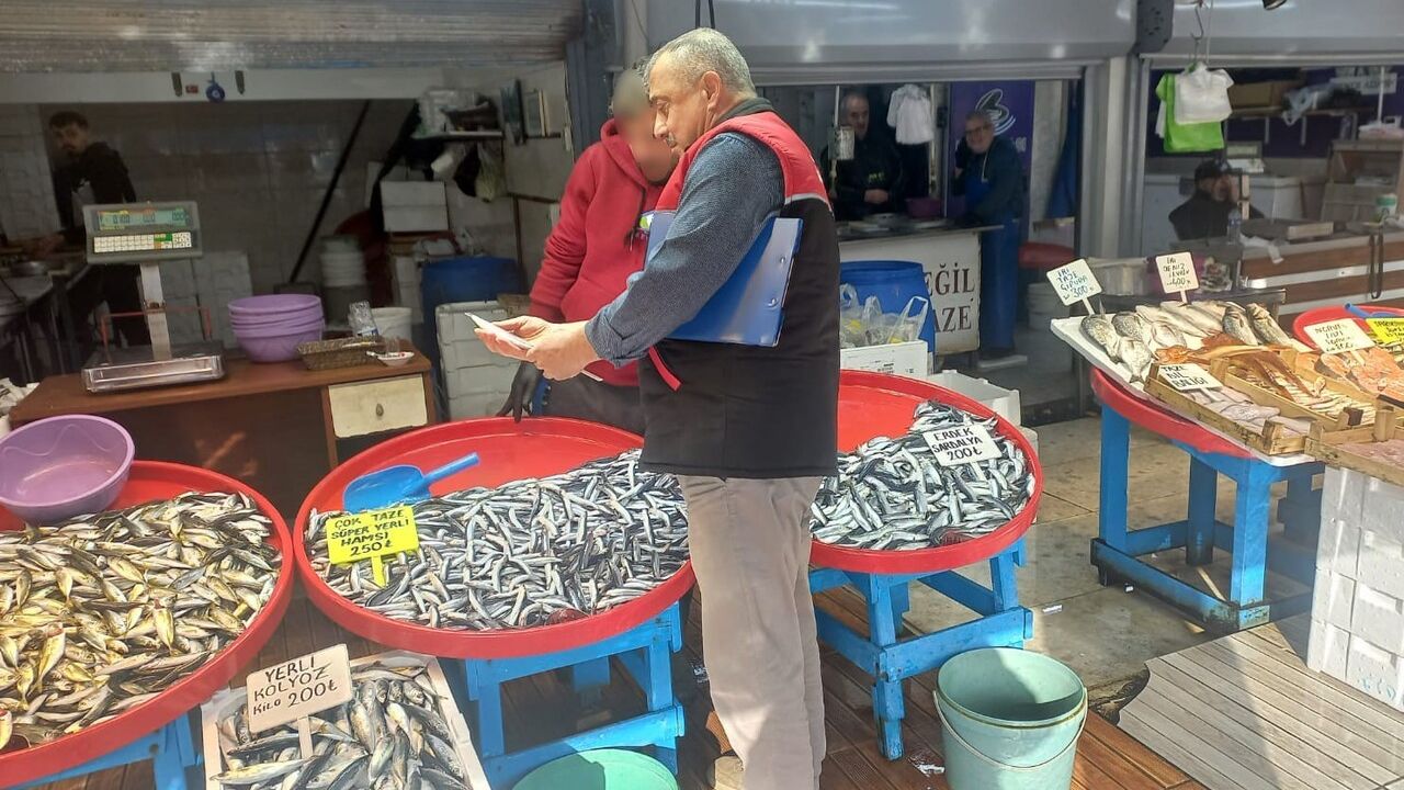 Balıkesir'de Balık Denetimi: Uskumru Yerine Kolyoz