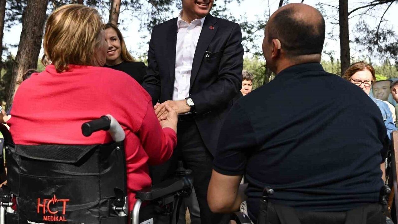 Balıkesir'de Özel Bireylere Nakdi Destek