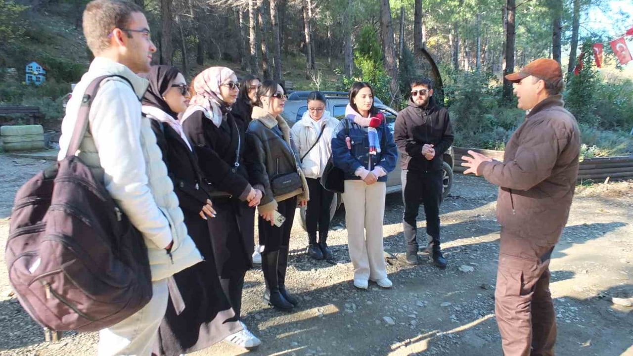 Balıkesir'de Üniversite Öğrencileri Çevre İçin Bir Araya Geldi