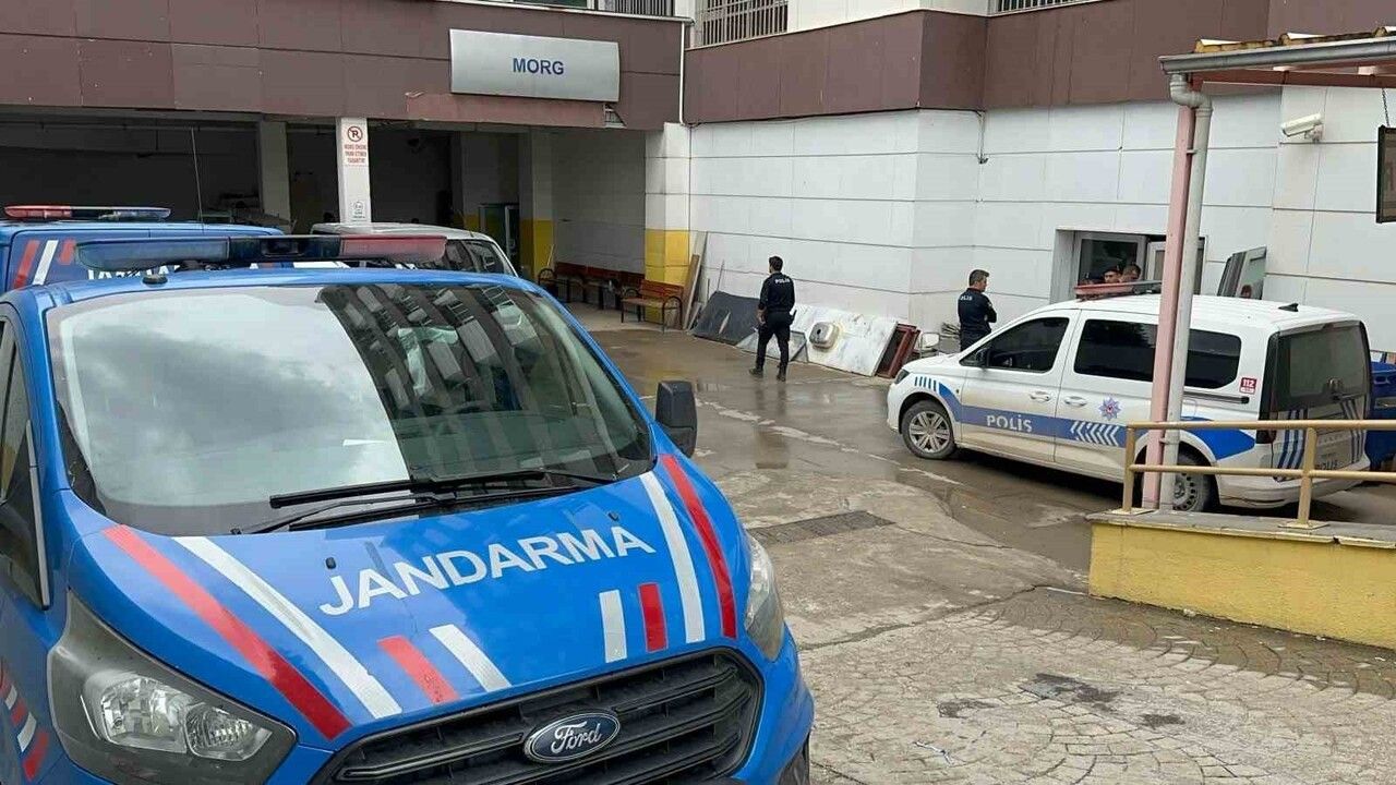 Balkondan Düşen Yaşlı Adam Hayatını Kaybetti