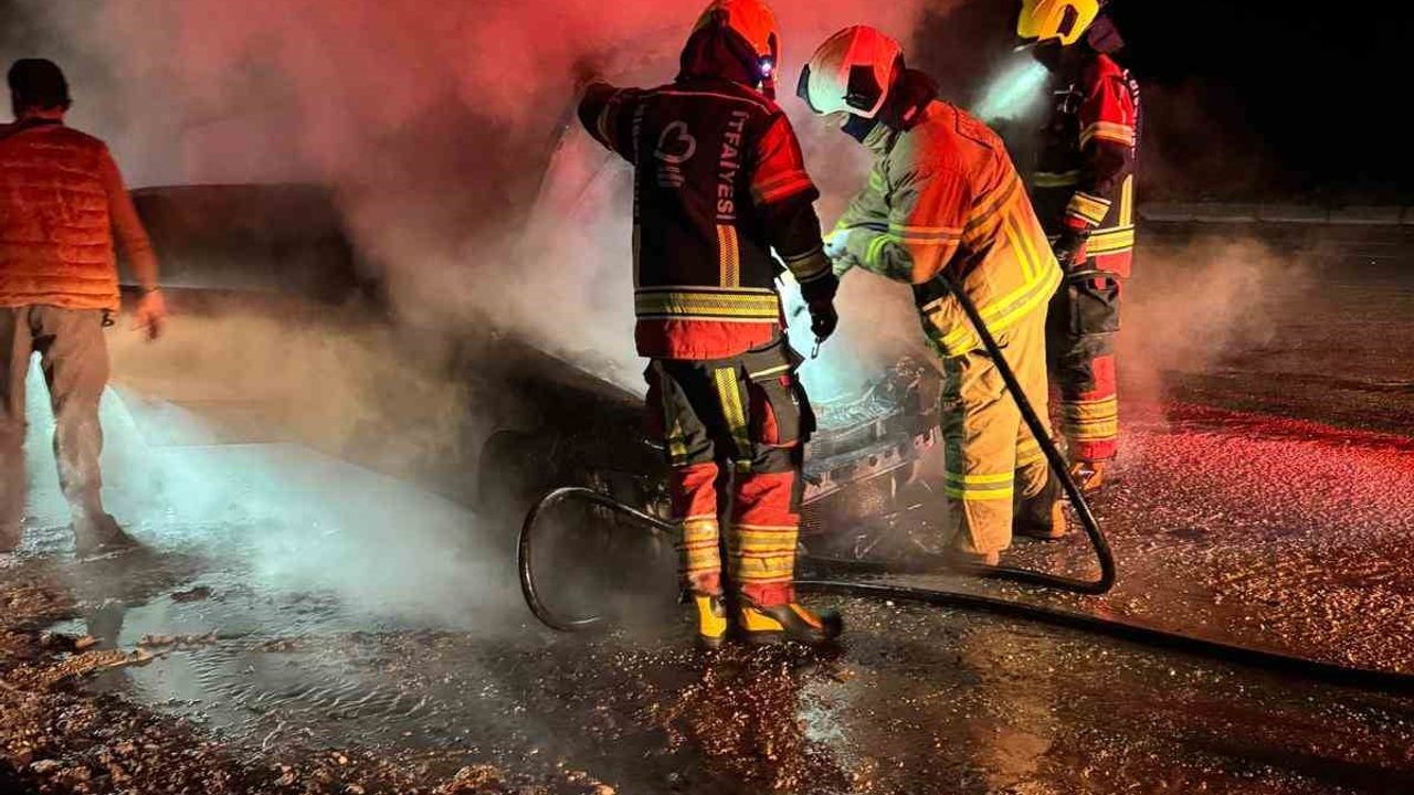 Bandırma-Susurluk Karayolunda Araç Yangını
