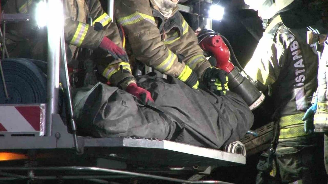 Başakşehir Atatürk Oto Sanayi Sitesi'nde Yangın: 1 Ölü