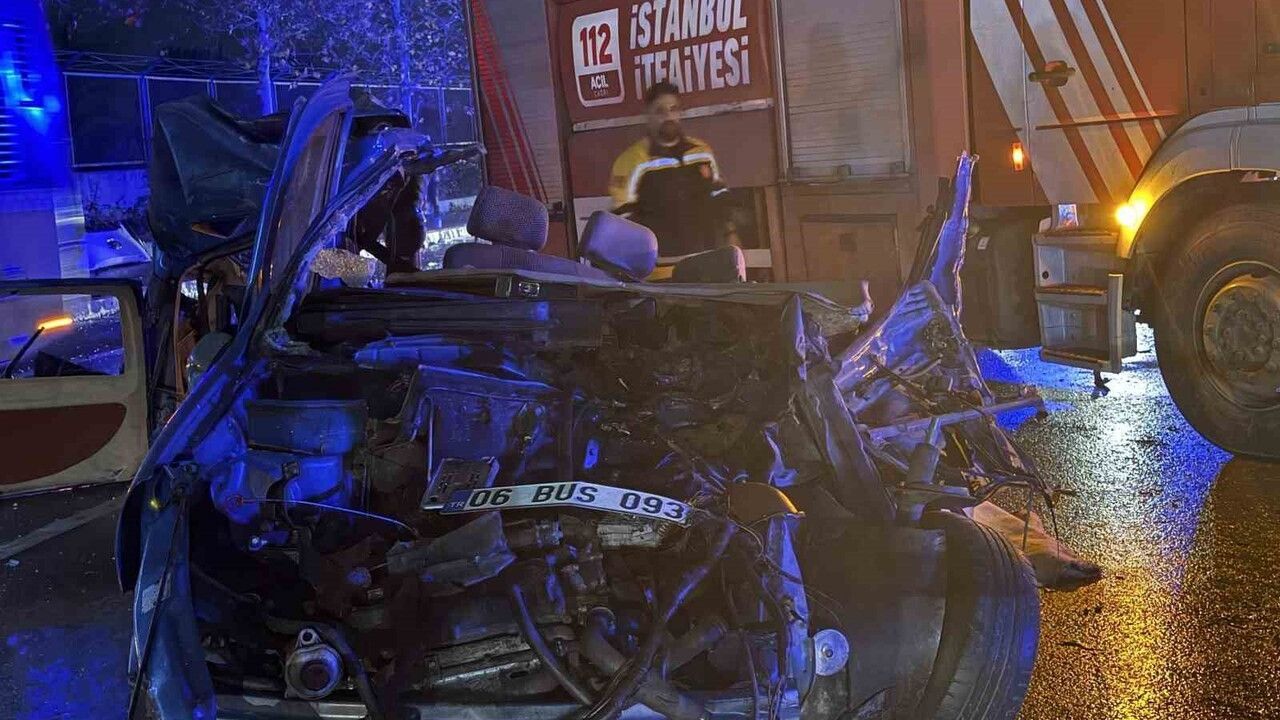 Başakşehir'de Beton Mikseri Zincirleme Kazaya Neden Oldu: 2 Ölü, 6 Yaralı