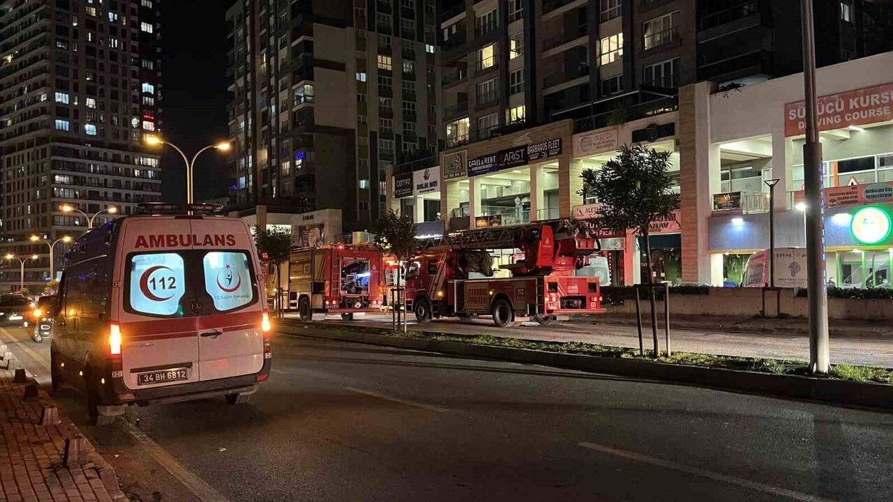 Başakşehir'de Restoran Yangını: Dumanlar Binasını Sardı