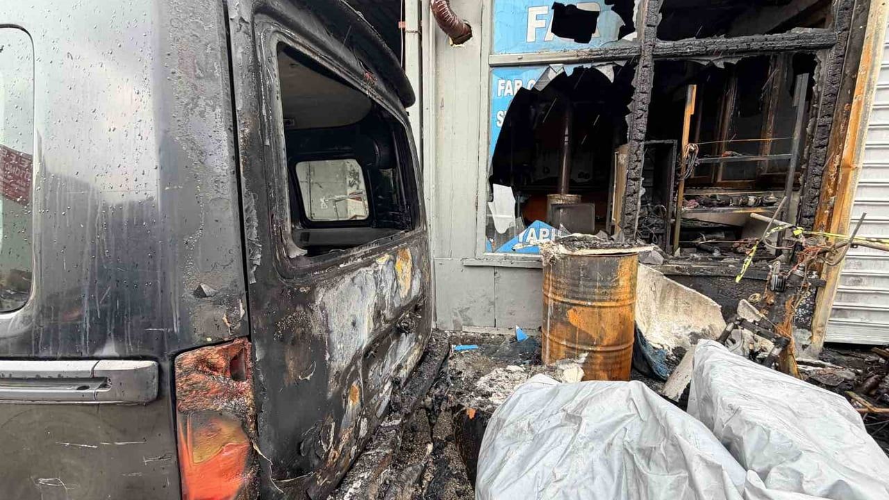 Başakşehir'deki Yangında Can Kaybı: Güvenlik Kamerası Görüntüleri Ortaya Çıktı