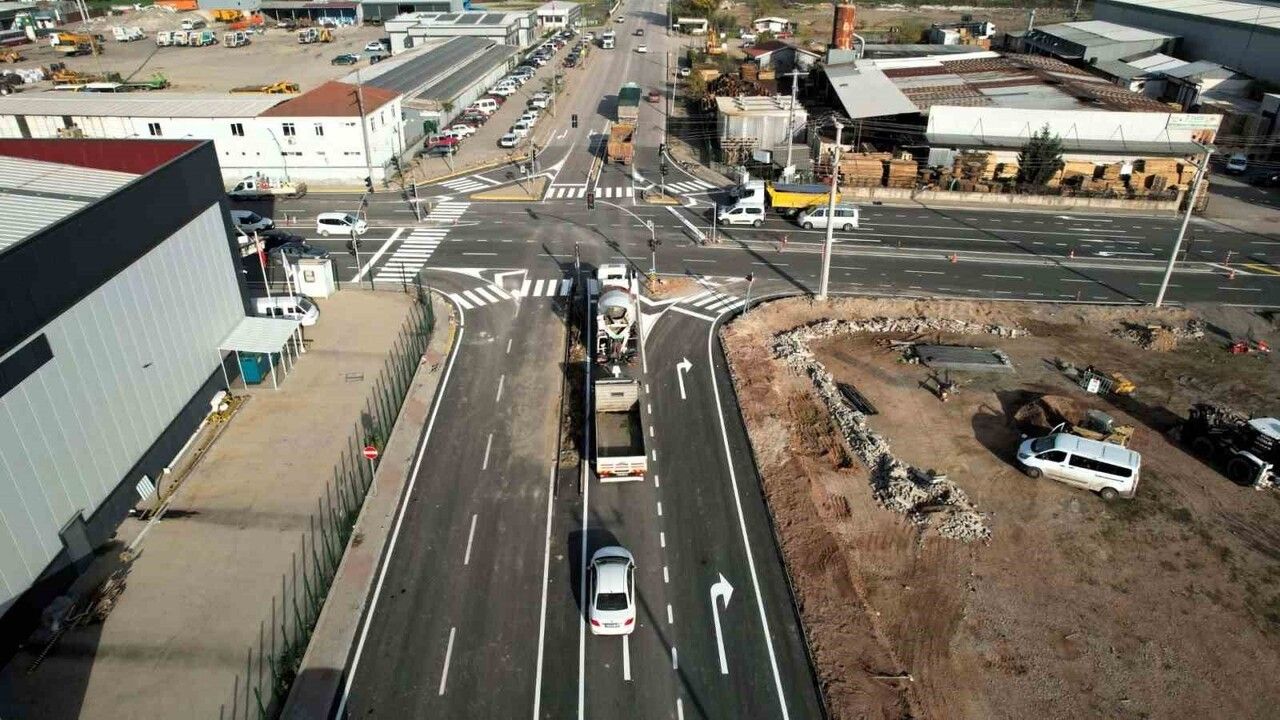 Başiskele Kullar'da Trafik Akışını Rahatlatan Kavşak Düzenlemesi