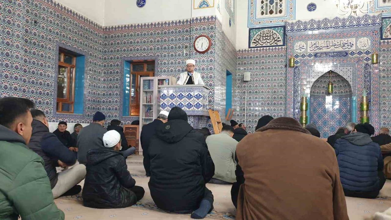 Başkale'de Regaip Kandili Coşkuyla Kutlandı