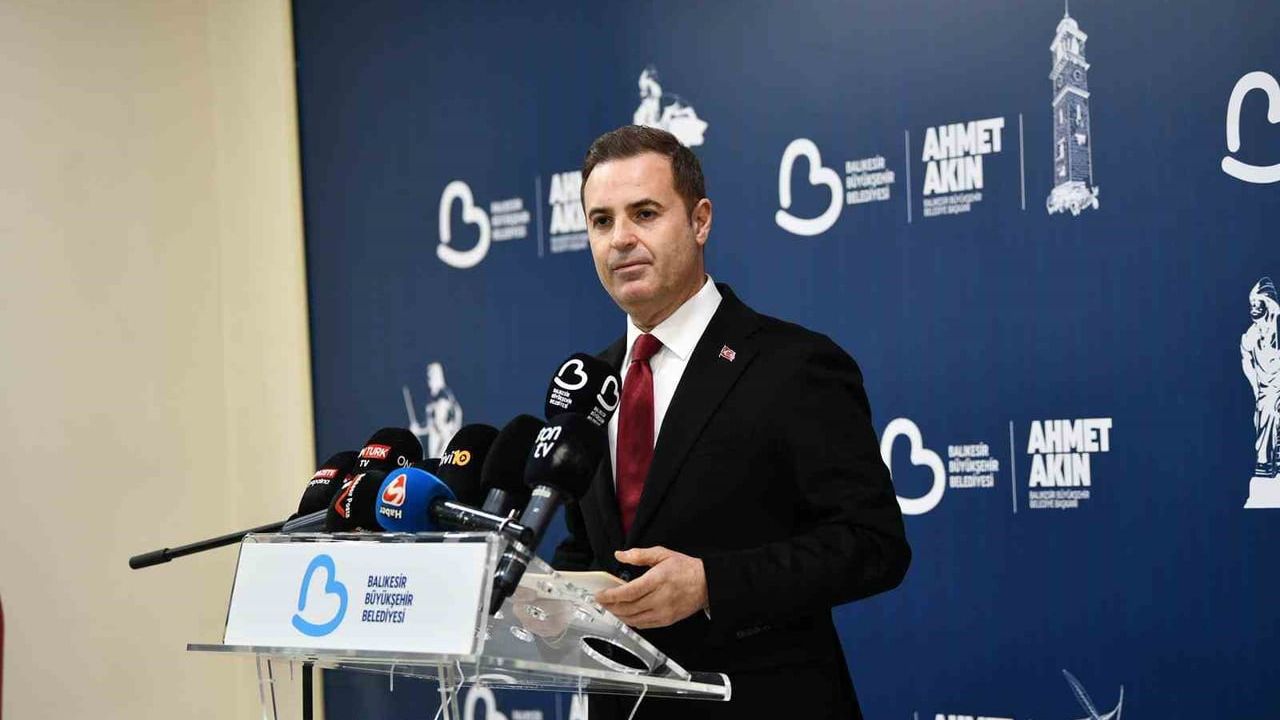 Başkan Ahmet Akın, 2025 Yılı Çalışmalarını Değerlendirdi