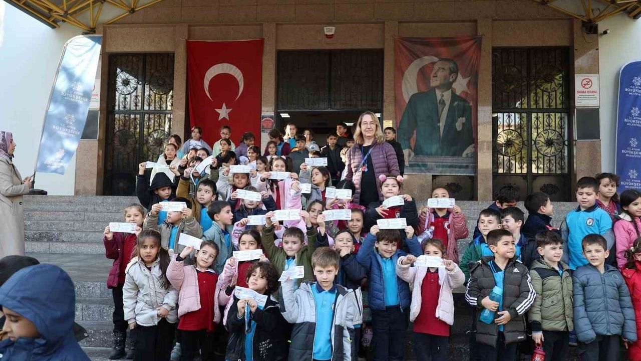 Başkan Çerçioğlu, Çocukları Tiyatro İle Buluşturdu