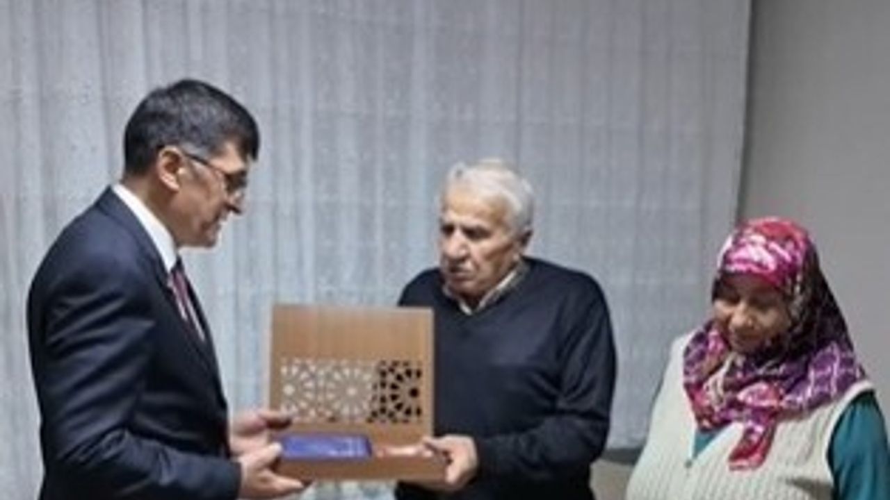 Başkan Eyüp Kahveci, Şehit Polis Alaattin Özdemir'in Ailesini Ziyaret Etti