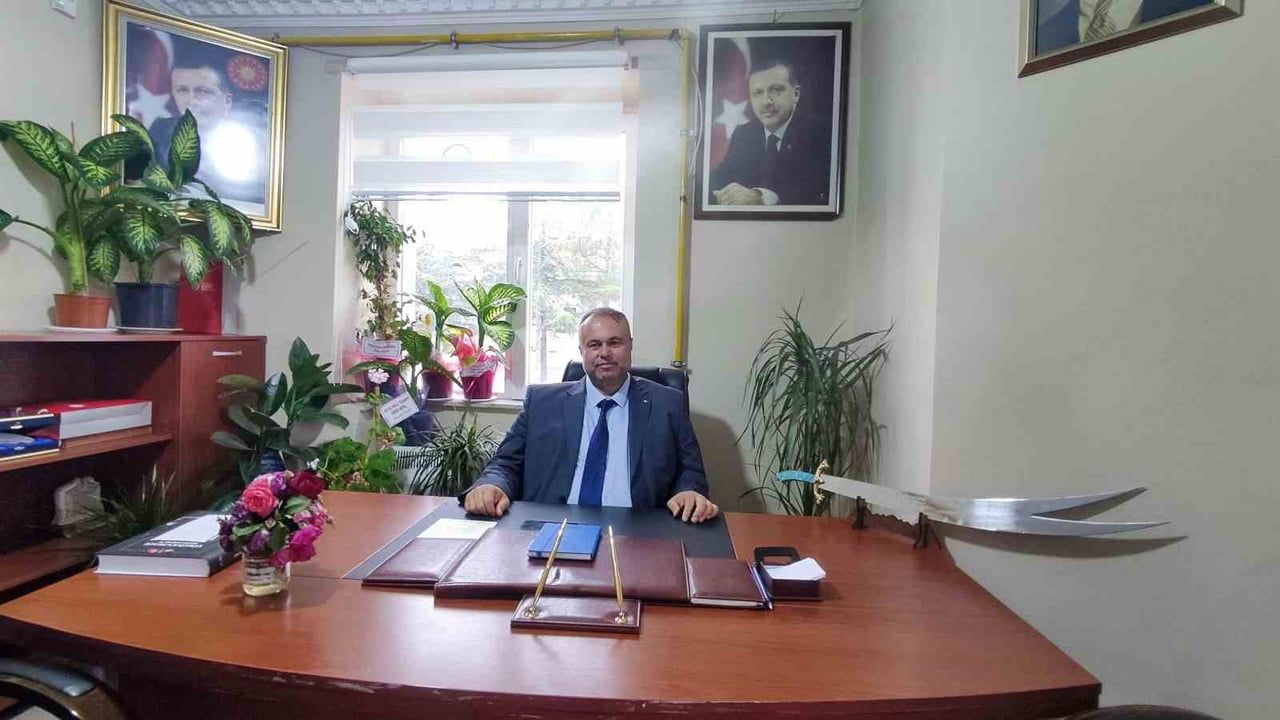 Başkan Önür'den Çifteler Belediyesi'ne Kandil Eleştirisi