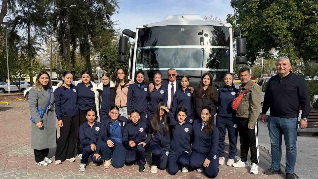 Başkan Topaloğlu'ndan Voleybol Takımına Destek Ziyareti