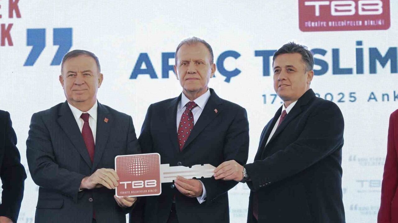 Başkan Vahap Seçer'den TBB Araç Teslim Töreninde Önemli Mesajlar