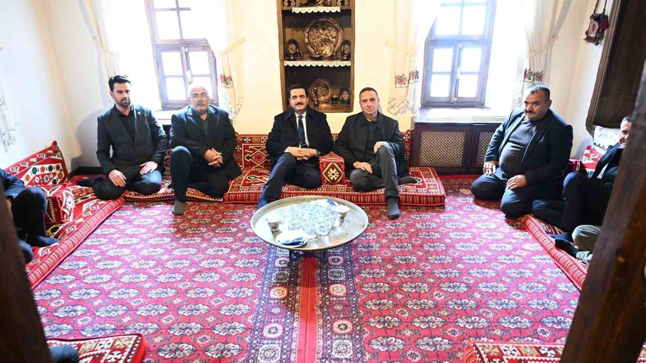 Başkandan Eski Malatya Muhtarlarıyla Buluşma