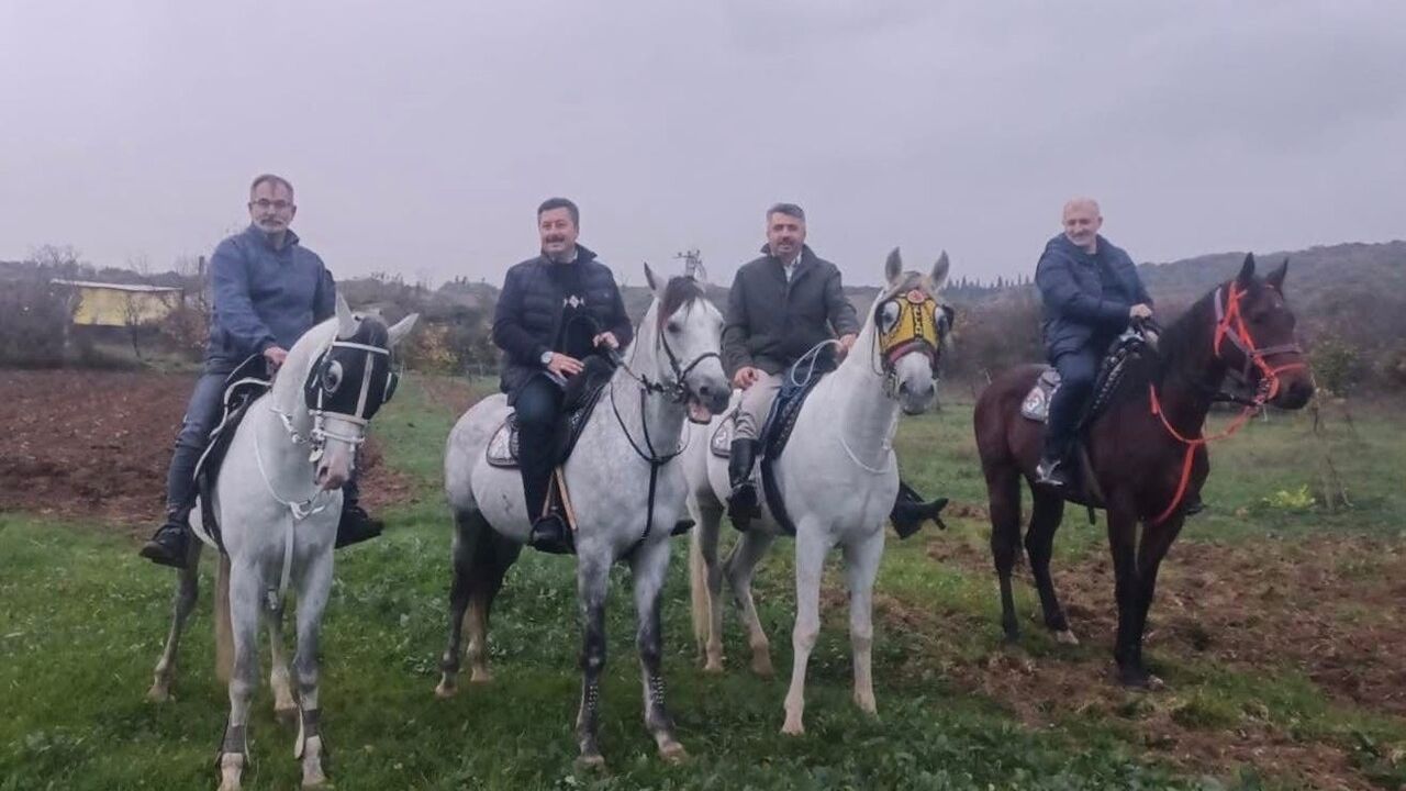 Başkanlar Doğanın Tadını Ata Binerek Çıktı