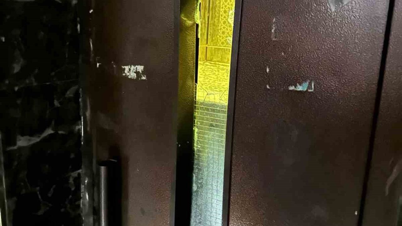 Batman'da Asansörde Mahsur Kalan Vatandaş Kurtarıldı