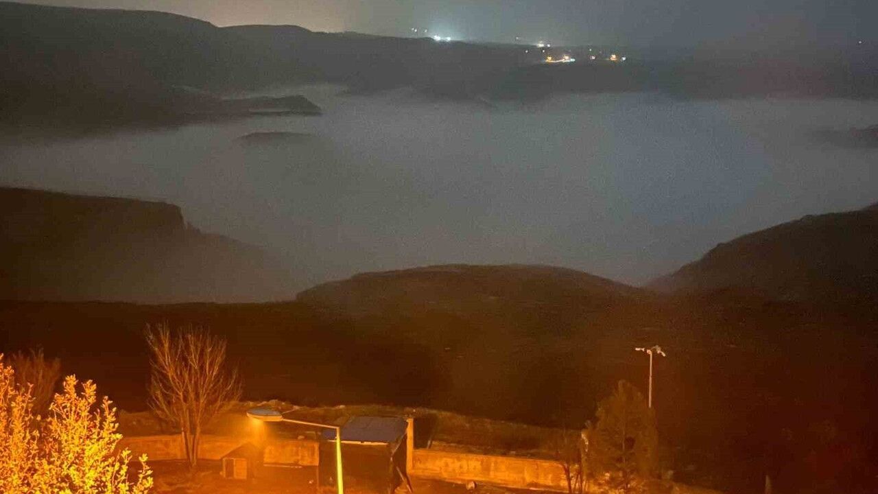 Batman'da Dicle Nehri Üzerinde Masalsı Sis Manzarası