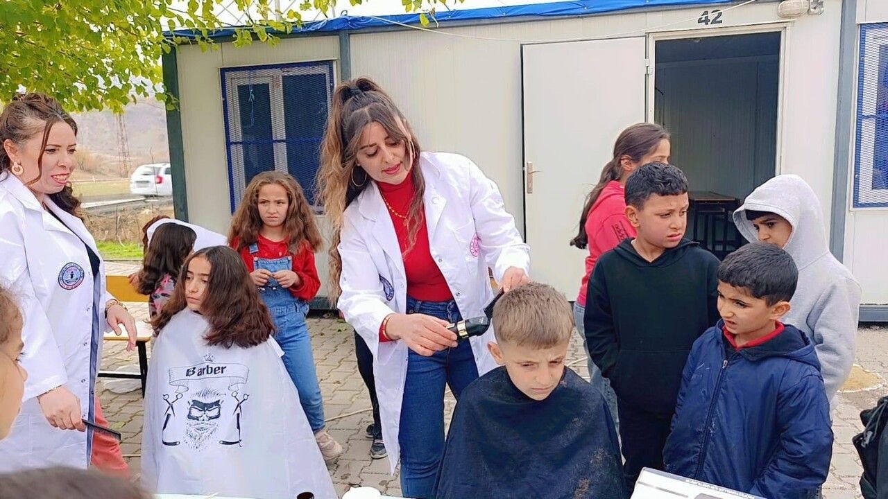 Batman'da Öğrencilere Ücretsiz Tıraş Hizmeti