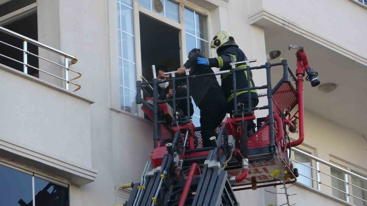 Batman'da Yangın Paniği: 20'den Fazla Kişi Kurtarıldı