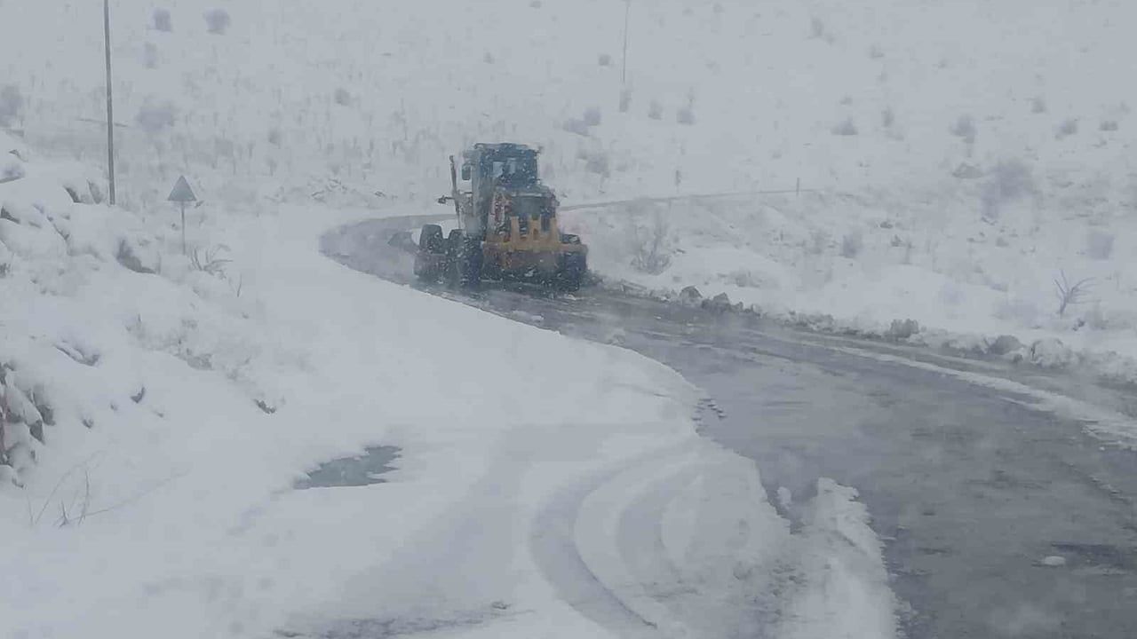 Battalgazi Belediyesi Kar Yağışına Hızla Müdahale Ediyor