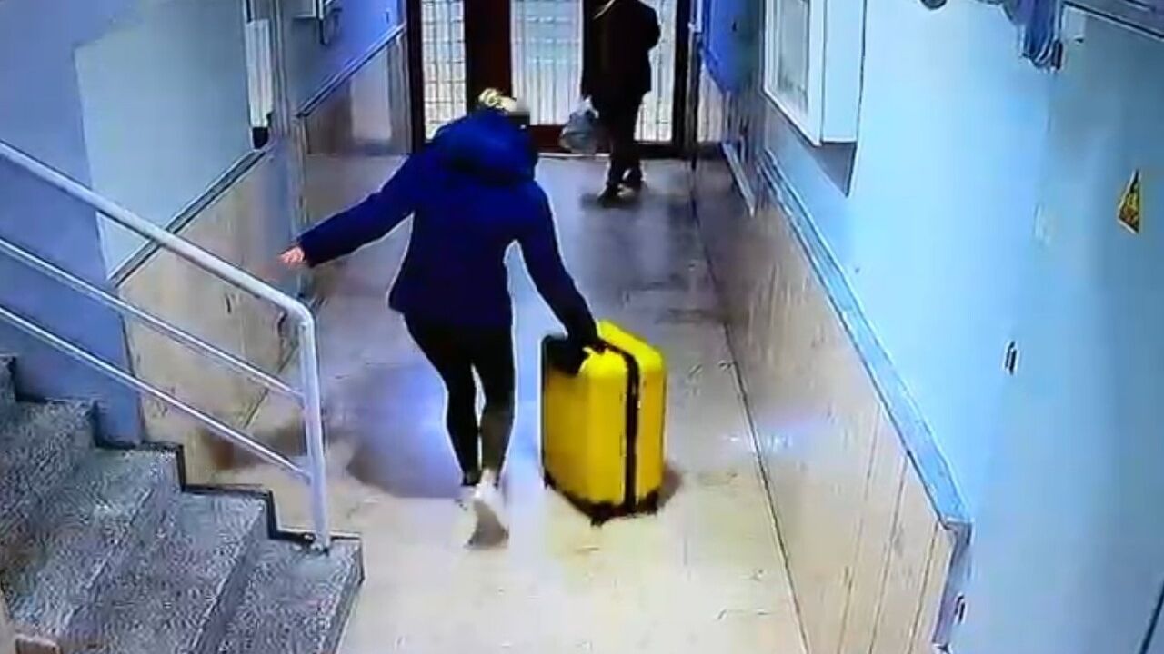 Bavullarla Binalardan Çıkış Görüntüleri Ortaya Çıktı