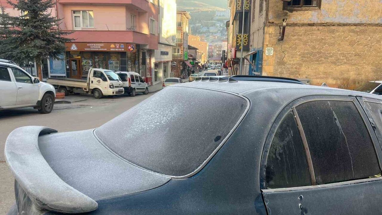 Bayburt'ta Etkili Kuru Soğuk ve Kar Yağışı
