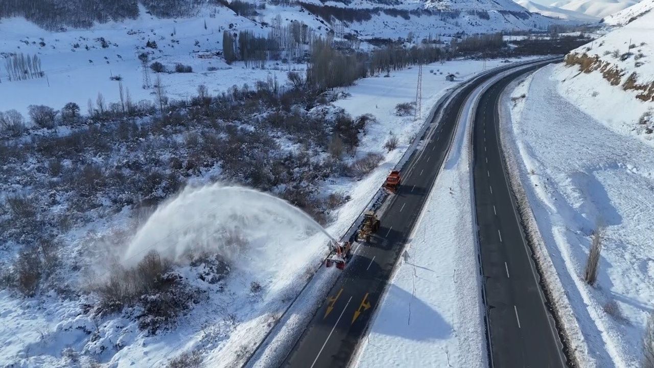 Bayburt’ta Kar Yağışı Etkili Oldu