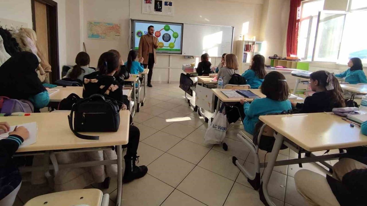 Bayburt'ta Öğrencilere Sıfır Atık Eğitimi Verildi