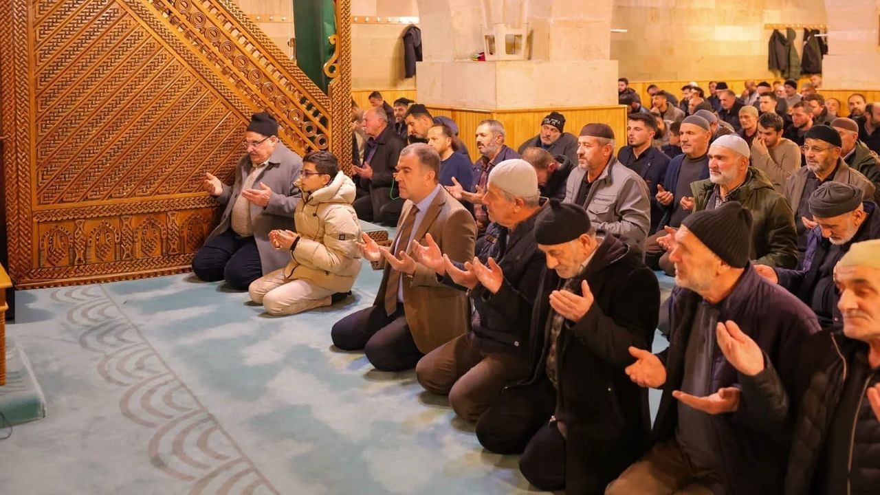 Bayburt'ta Regaip Kandili Sevinci