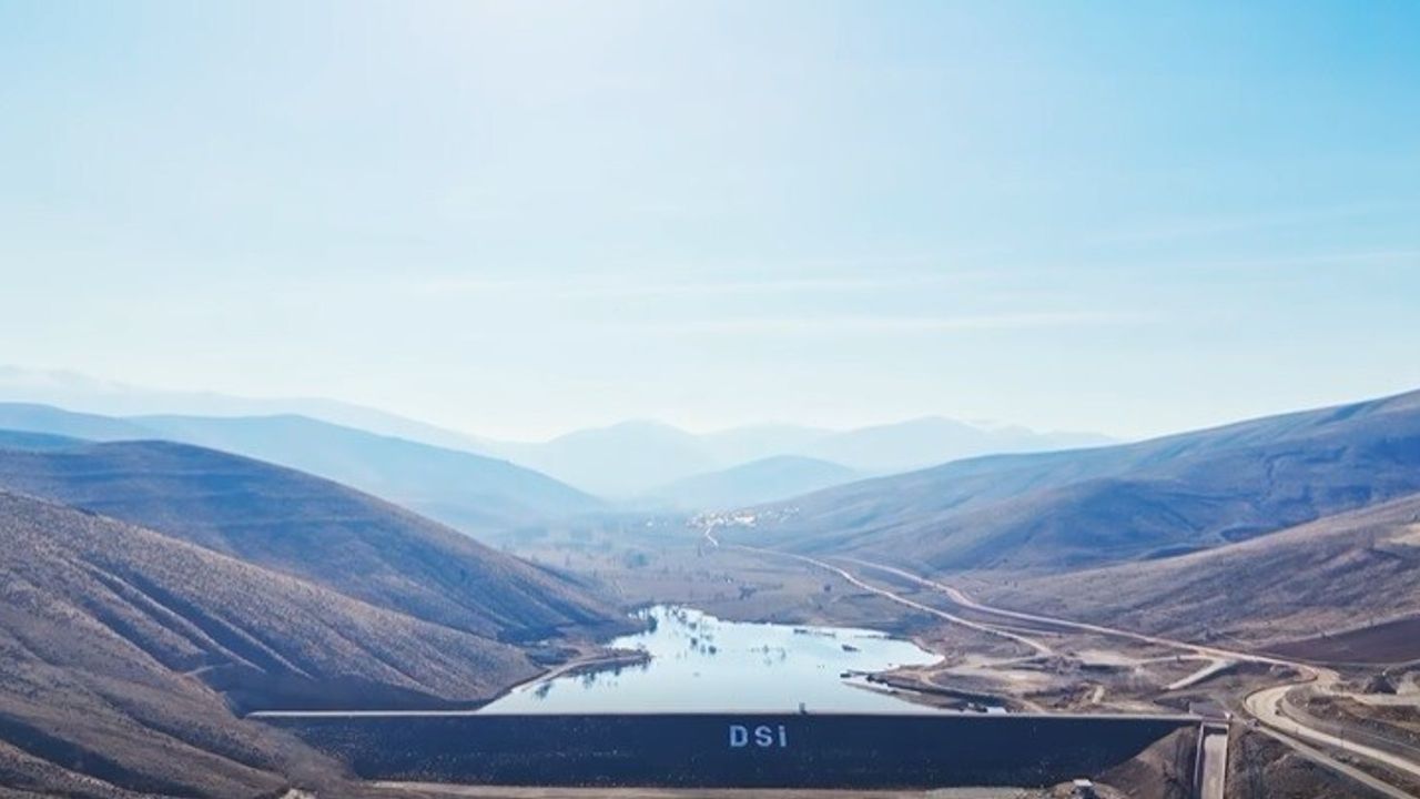 Bayburt'ta Yelpınar Göleti'nde Su Tutulmaya Başlandı