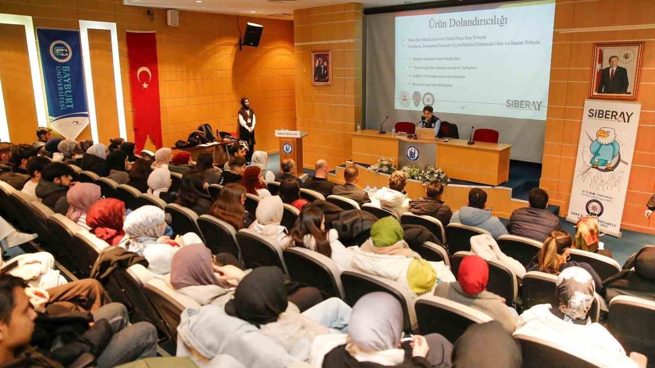 Bayburtta Öğrencilere Yapay Zeka Destekli Dolandırıcılık Konferansı
