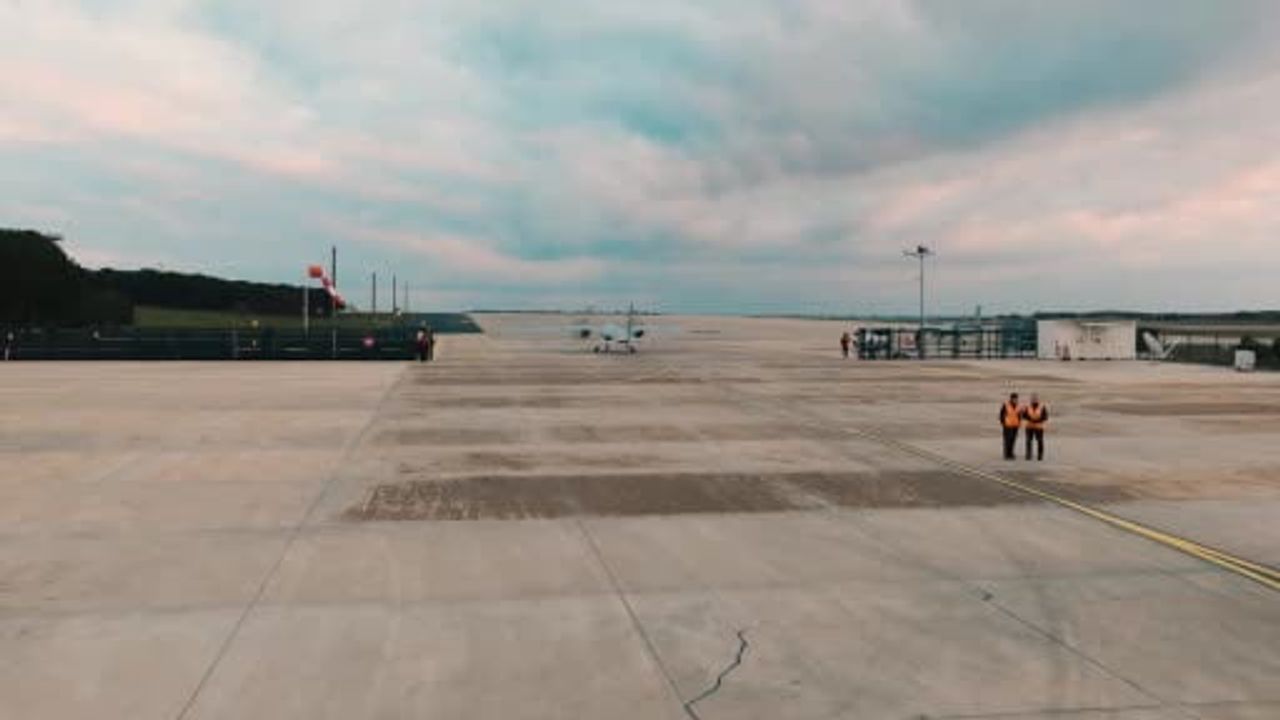 Bayraktar KIZILELMA İnsansız Savaş Uçağıyla Tarihi Kol Uçuşu Gerçekleşti