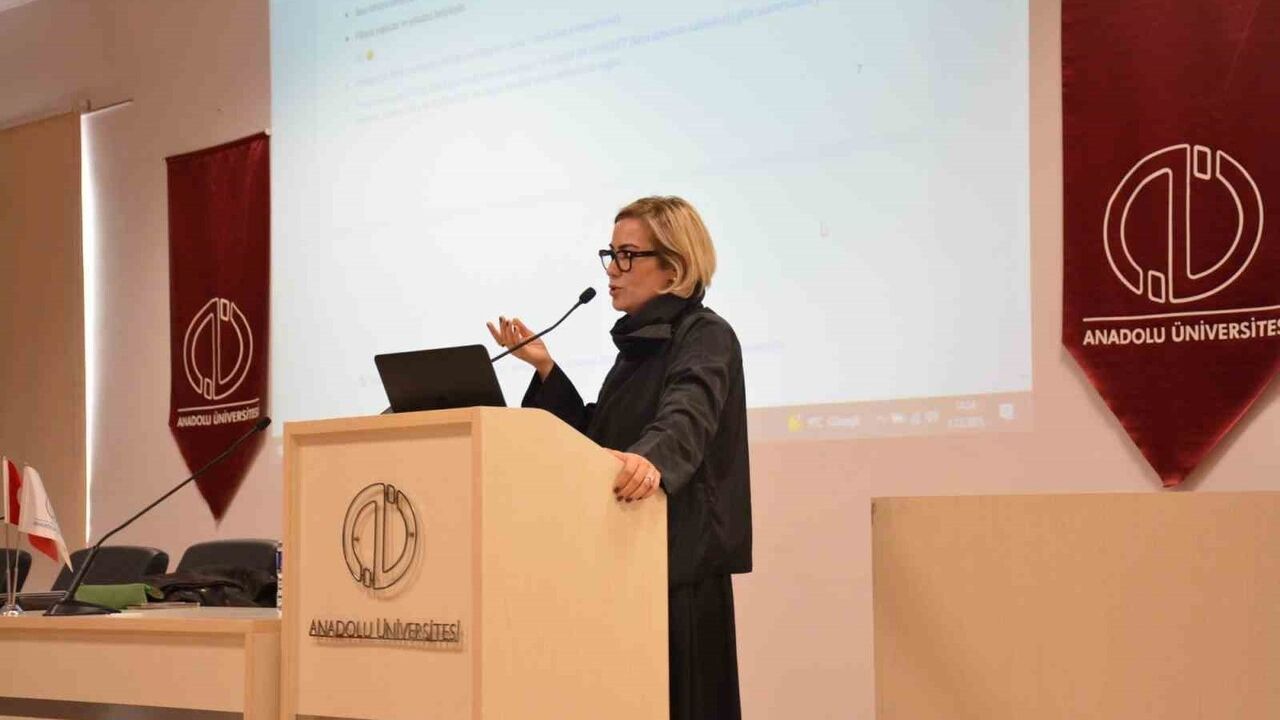 Belgesel Sinemasında Stratejiler: Esin Öztürk'le İletişim Buluşmaları