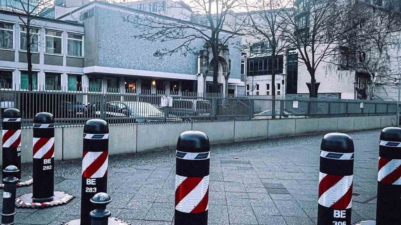 Berlin'de Yahudi Kurumlarının Güvenliği Artırıldı