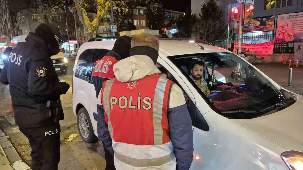 Beşiktaş Ortaköy'de Yılbaşı İçin Güvenlik Önlemleri Arttırıldı