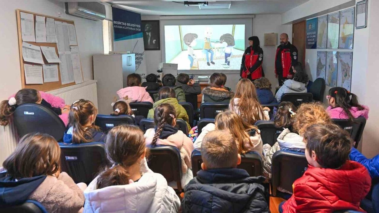 Beşiktaş'ta Minik Öğrencilere Afet Bilinci Eğitimi