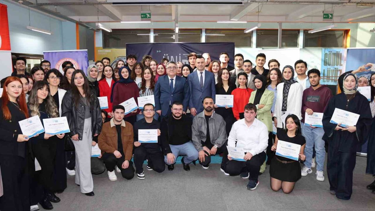 BEUN Öğrenci Topluluklarından ÜNİDES Başarısı Sertifika Töreni