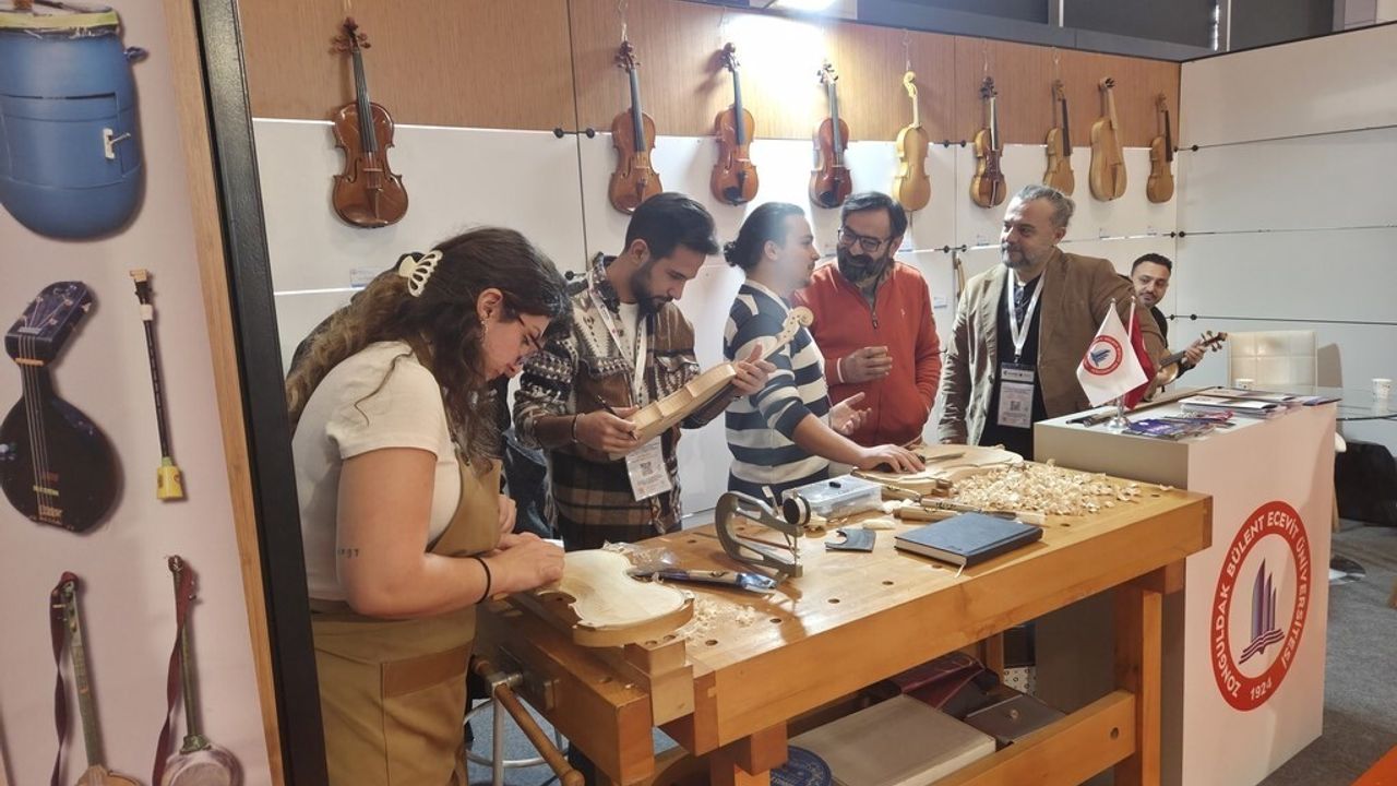 BEUN Uluslararası Müzik Fuarı'nda Göz Doldurdu