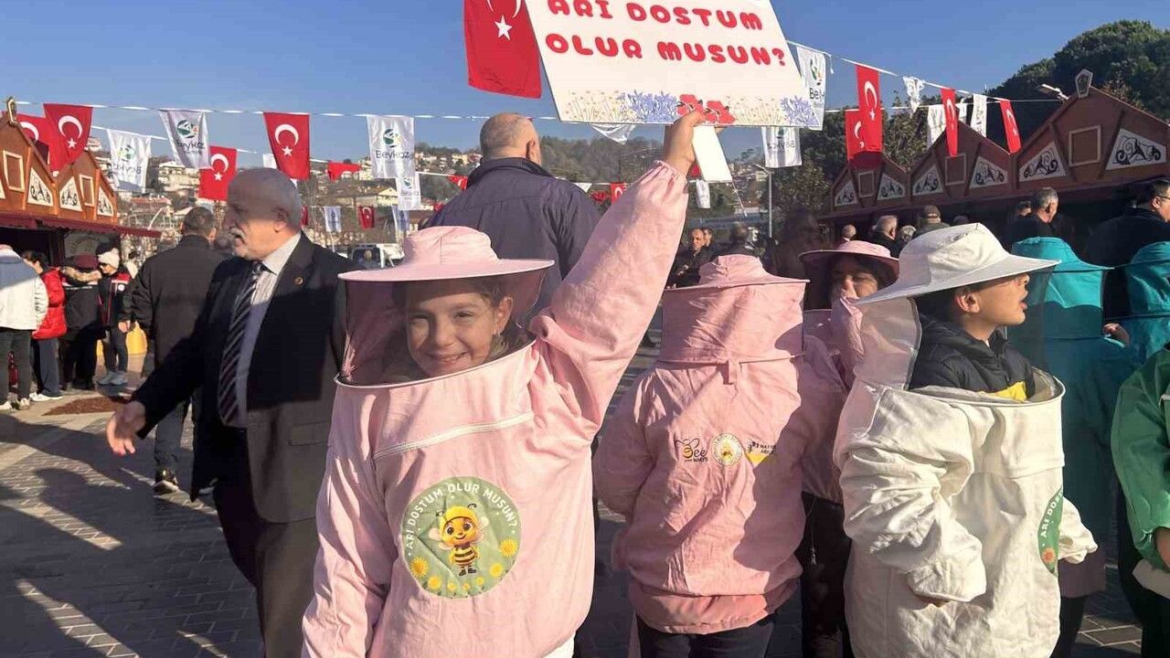 Beykoz'da 10. Bal Festivali Coşkuyla Gerçekleşti