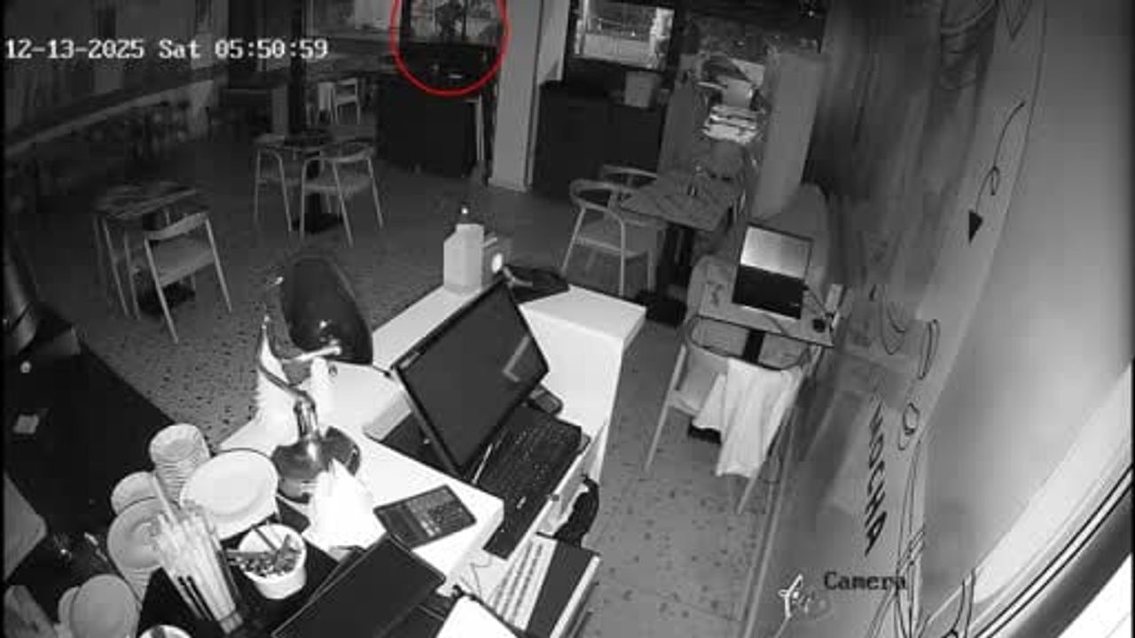 Beylikdüzü'nde 3 İşyerinden Hırsızlık Yapan Şüpheliler Yakalandı