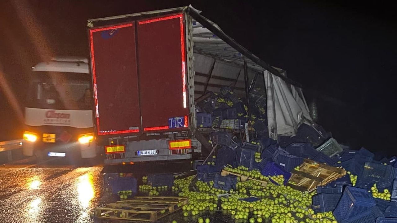 Beyşehir’de TIR Bariyerlere Çarptı: 1 Kişi Yaralandı
