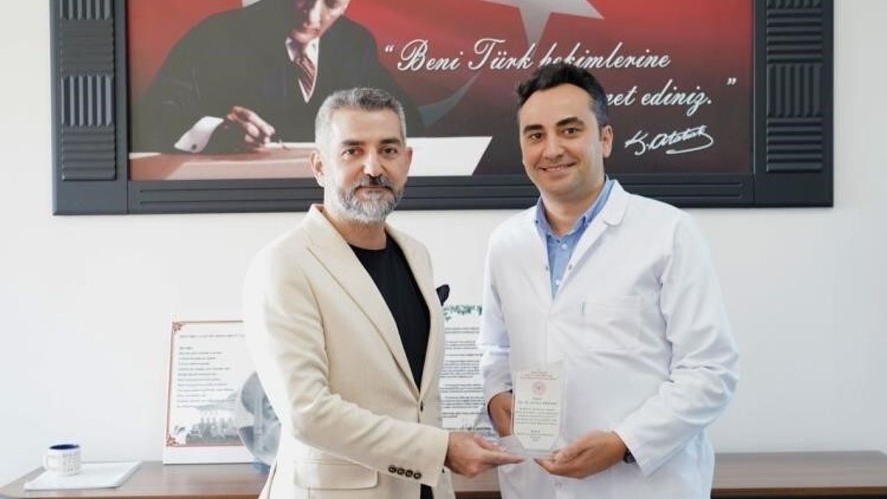 Bilecik Eğitim ve Araştırma Hastanesi'nde Görev Değişimi ve Plaket Töreni