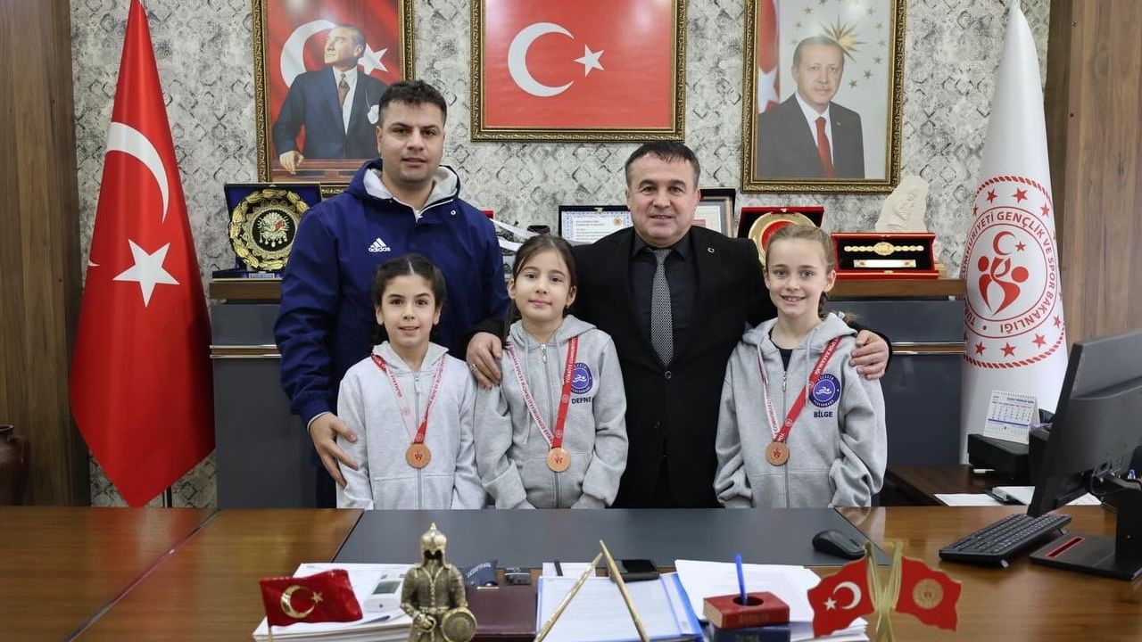Bilecik'in Minik Yüzücüleri Başarılarıyla Gururlandırdı