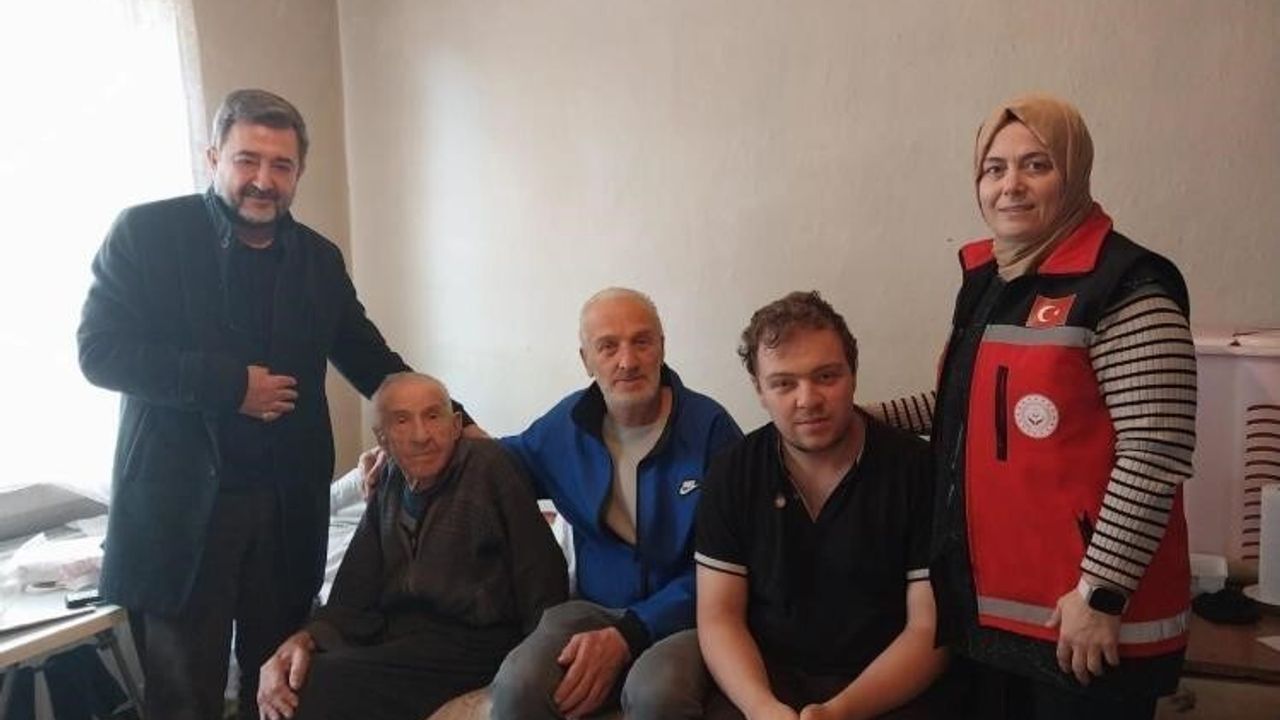 Bilecik'te 5 Kuşak Bir Arada Yaşayan Aileye Ziyaret