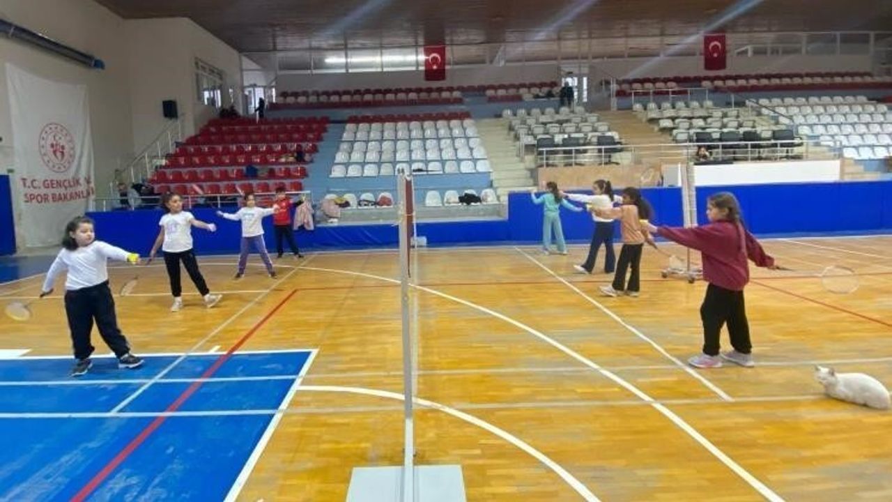 Bilecik'te Badminton Antrenmanları Hız Kesmeden Devam Ediyor