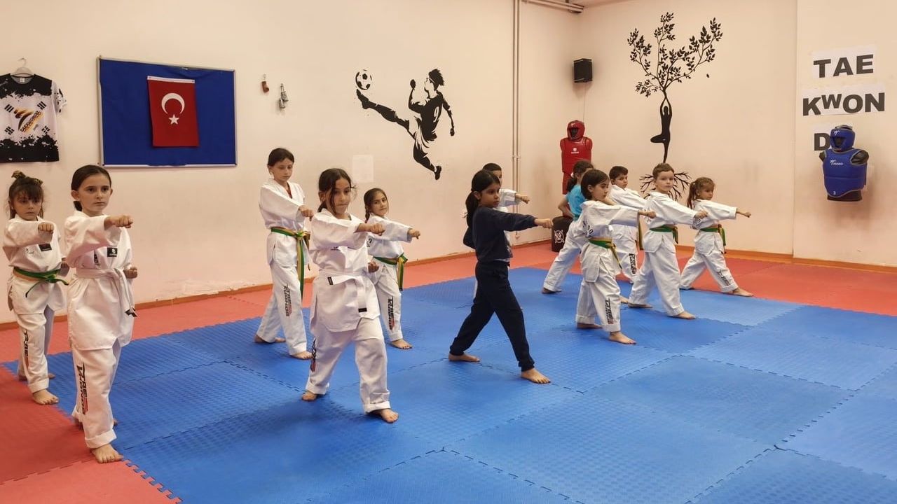 Bilecik’te Genç Sporcular Taekwondo ile Yetişiyor